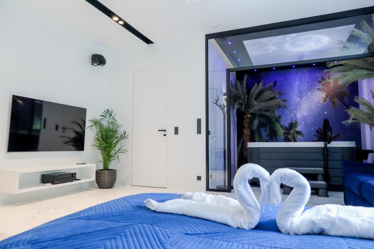Apartament Ksiezycowy Z Jacuzzi Neu Sandez Exterior foto