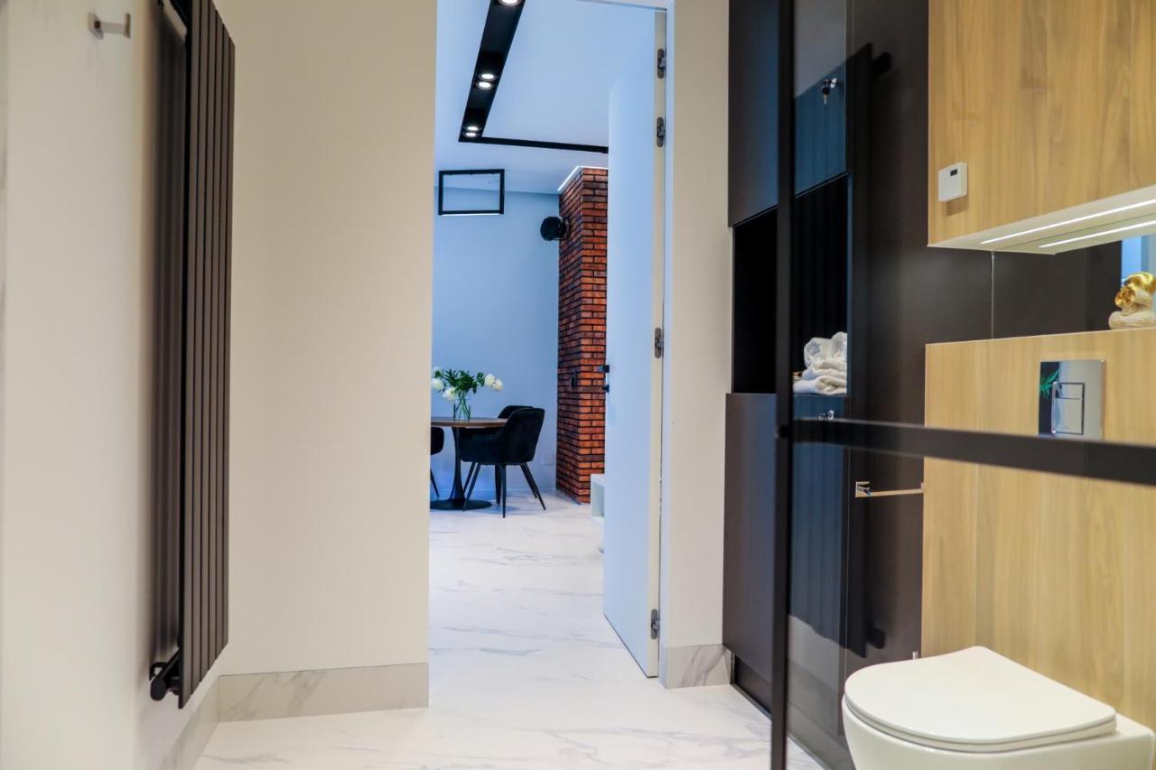 Apartament Ksiezycowy Z Jacuzzi Neu Sandez Exterior foto